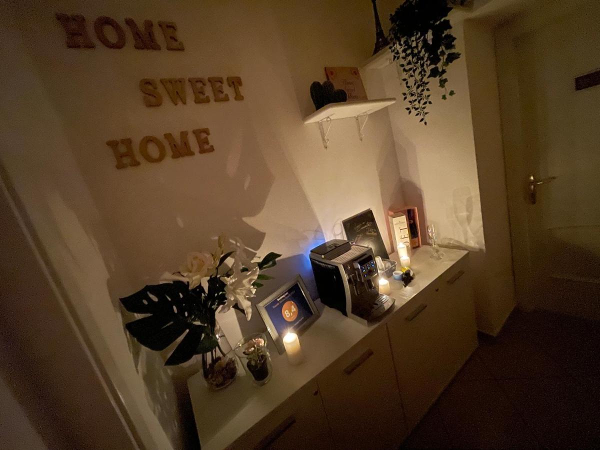 Home Sweet Home Inizio Di Spacca Napoli Exterior photo