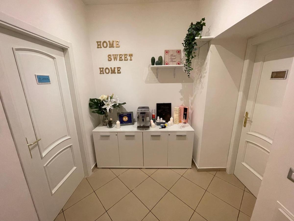 Home Sweet Home Inizio Di Spacca Napoli Exterior photo