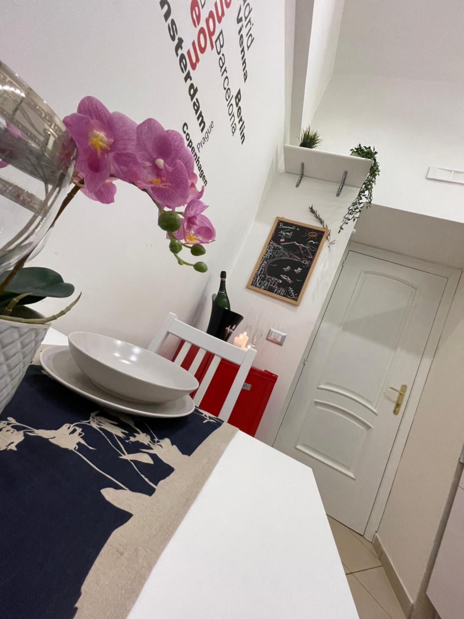 Home Sweet Home Inizio Di Spacca Napoli Exterior photo